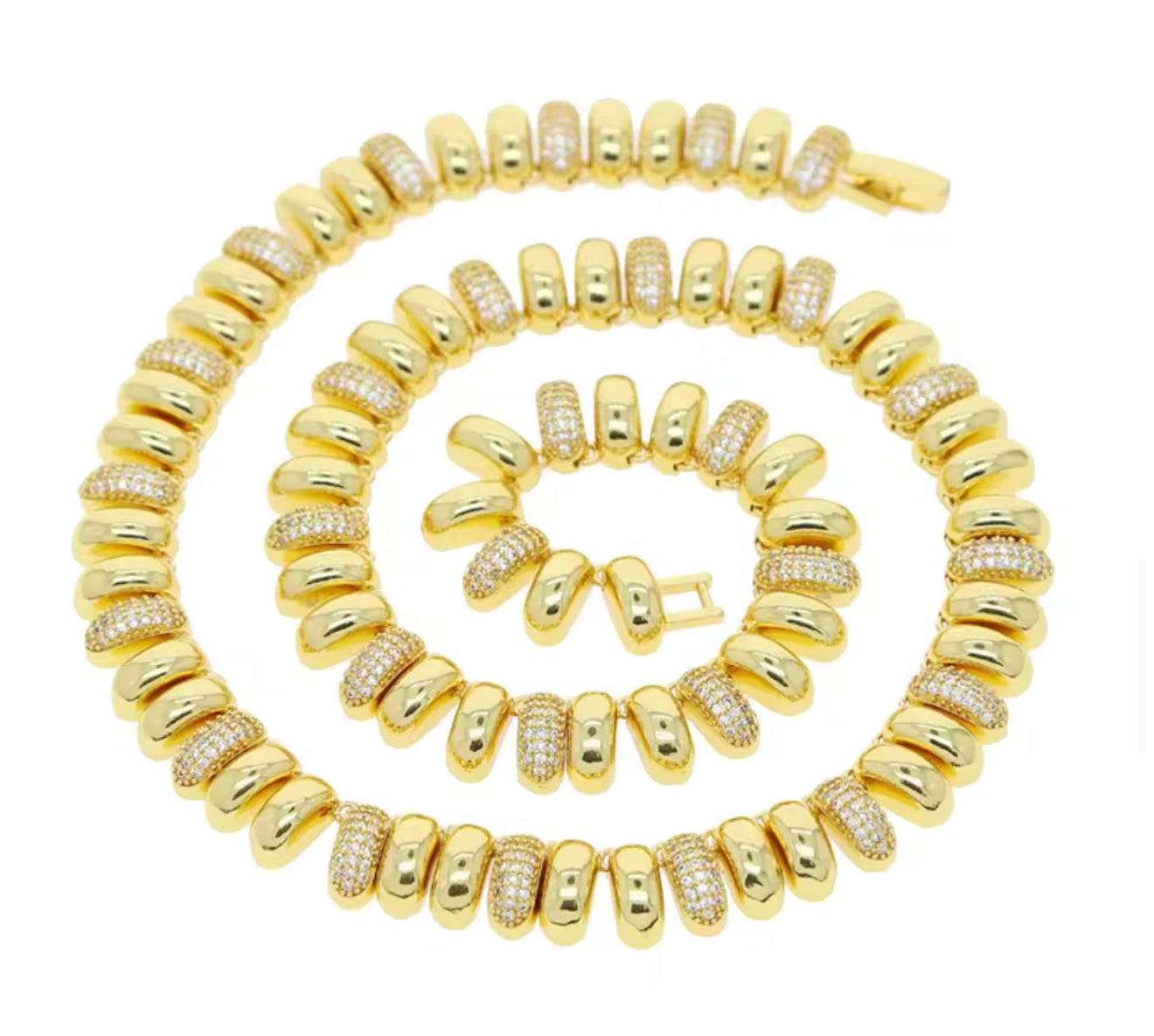 Scale necklace studded with zirconia